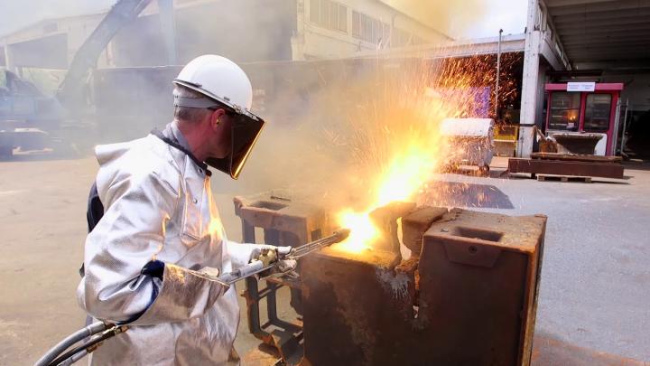 Oxyfuel cutting with heavy-duty hand cutting torch | Autogenschneiden Pulverbrenner